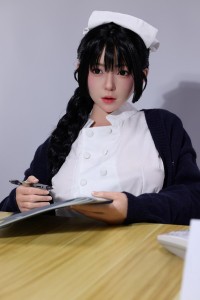 ナーススタイルと優しい笑顔が魅力のリアルラブドール 安室優奈 166cm【皮膚模様版】
