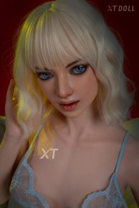 実物そっくりのフェイスとボディのシリコンドール Leah 161cm