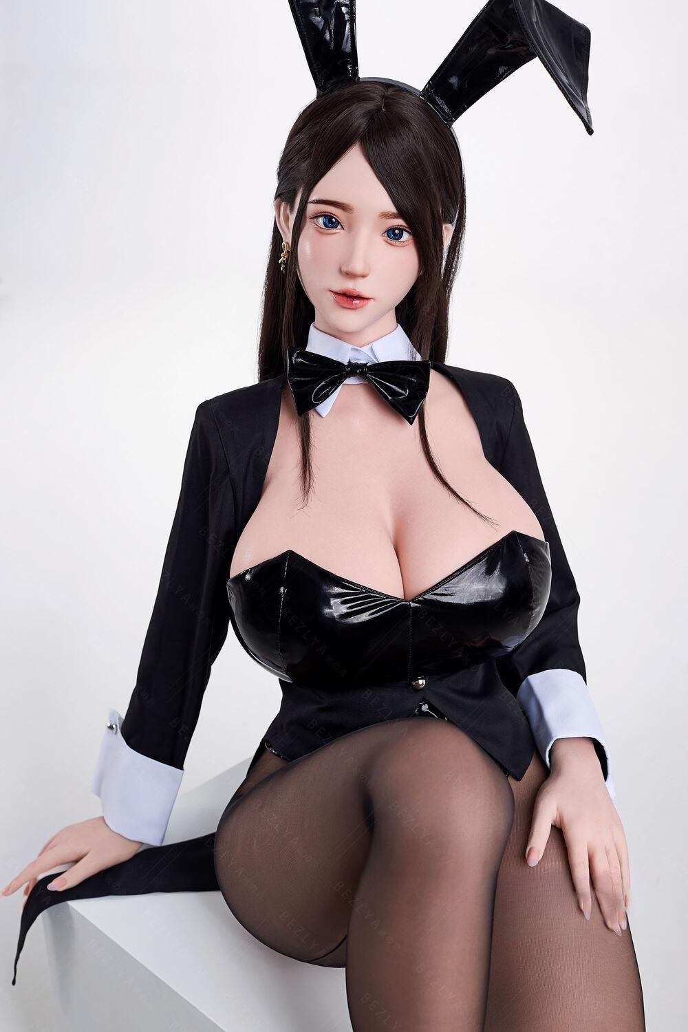 可愛らしい等身大ドールエッチドール黒髪ラブドール写真 松田久美 161cm