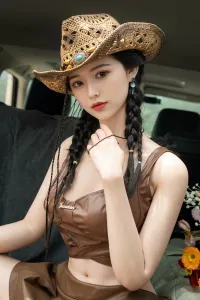 自然な肌色と弾むぷにぷに感触の巨乳ドール 岸本美月 165cm