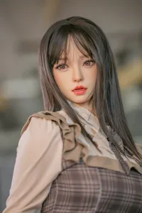 若々しい表情と清楚系フェイスのリアルラブドール 等身大モデル 川岛礼子 172cm