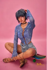 ラブドールエロ 女優ラブドール シリコン頭部植毛セックス 人形 Cora 168cm