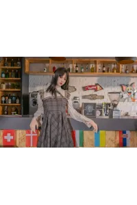 若々しい表情と清楚系フェイスのリアルラブドール 等身大モデル 川岛礼子 172cm