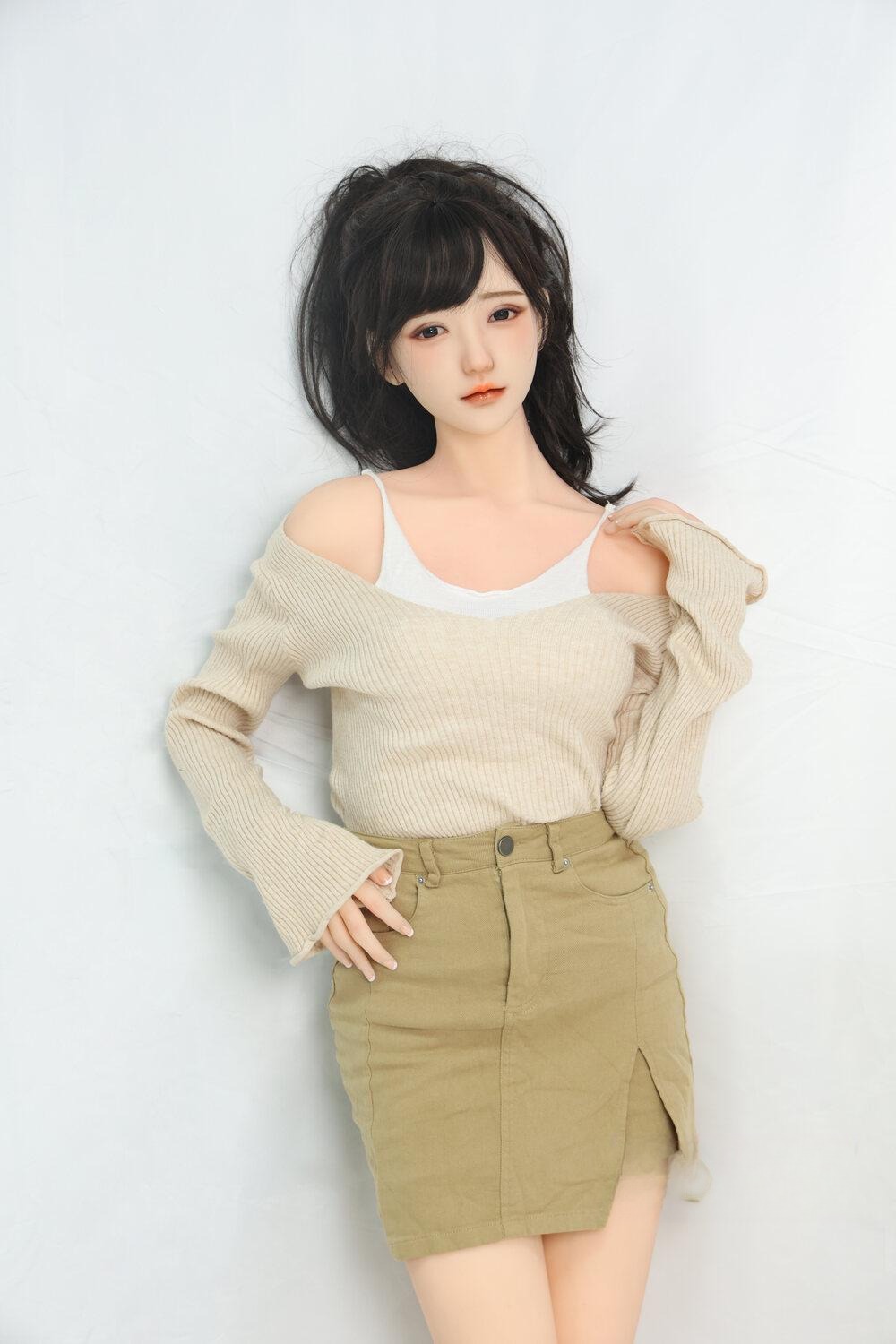 可憐な顔と柔軟なボディを持つ魅力的なシリコン頭部ラブドール 永井瑠奈 158cm