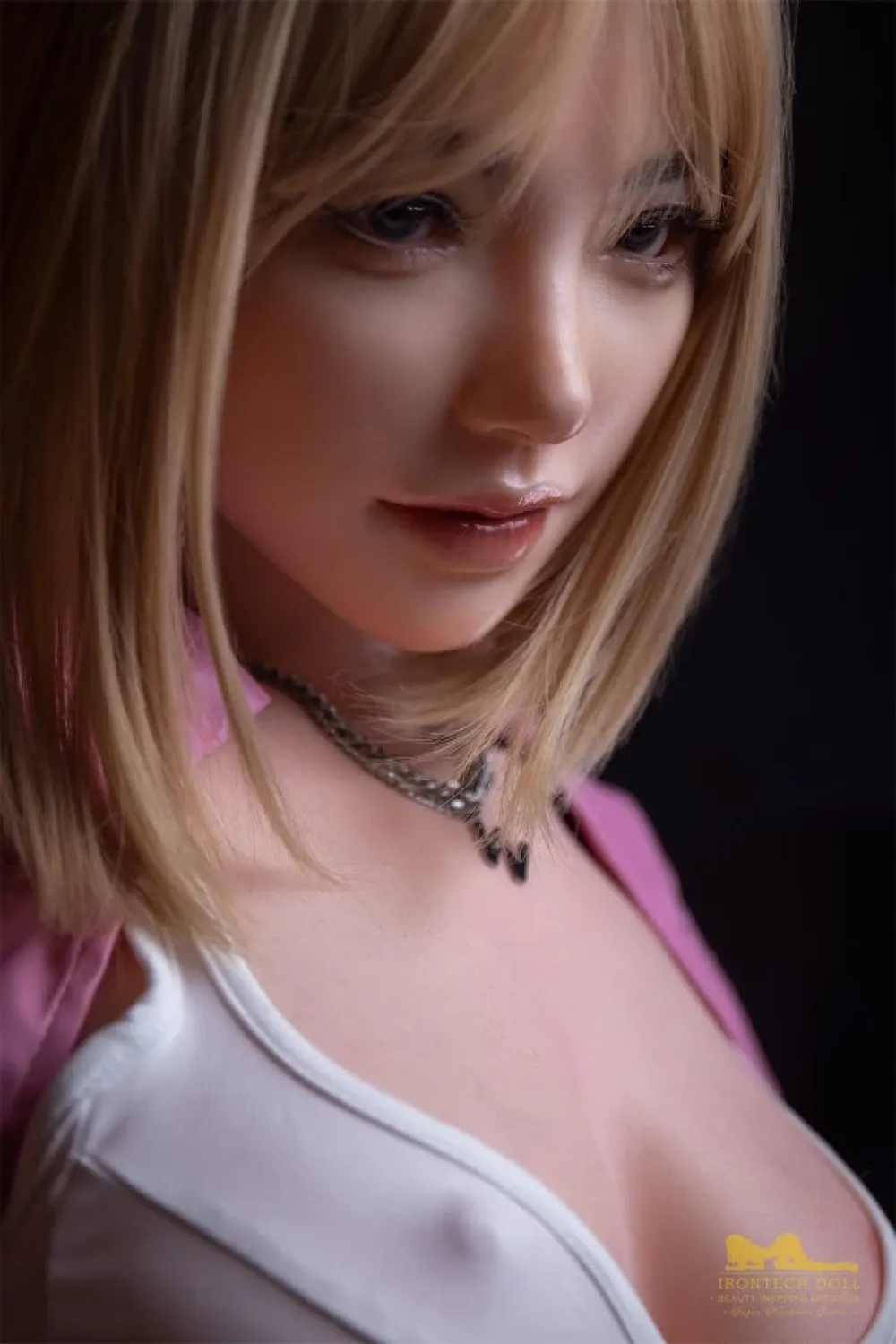 プルプル 人妻 自然な肌触りを持つシリコンボディのドール Tiffany 163cm