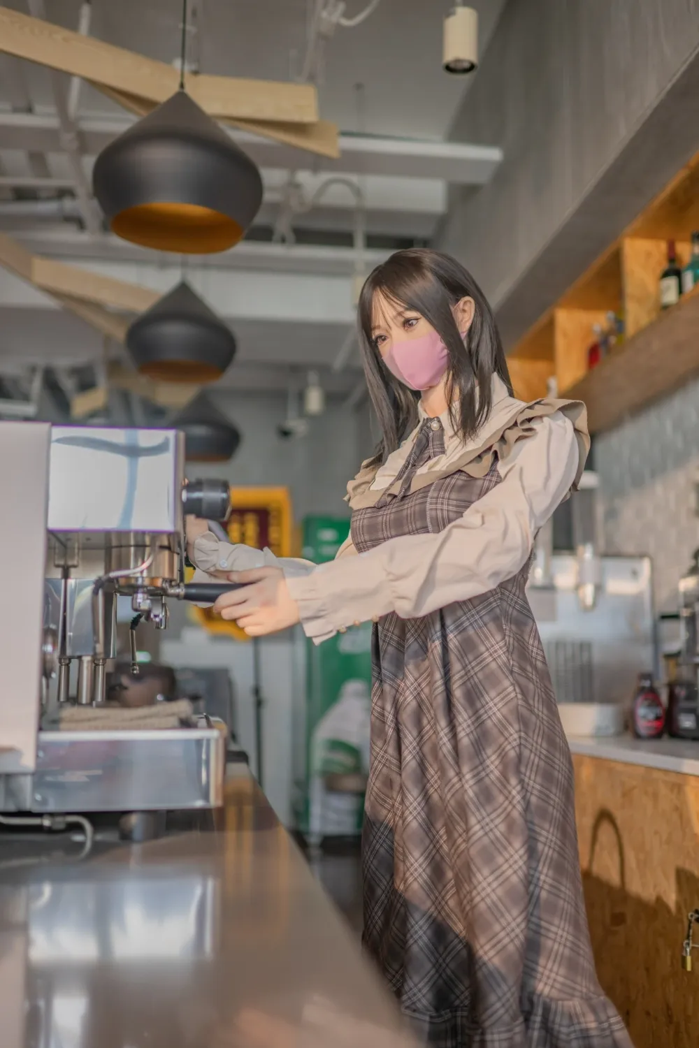 若々しい表情と清楚系フェイスのリアルラブドール 等身大モデル 川岛礼子 172cm