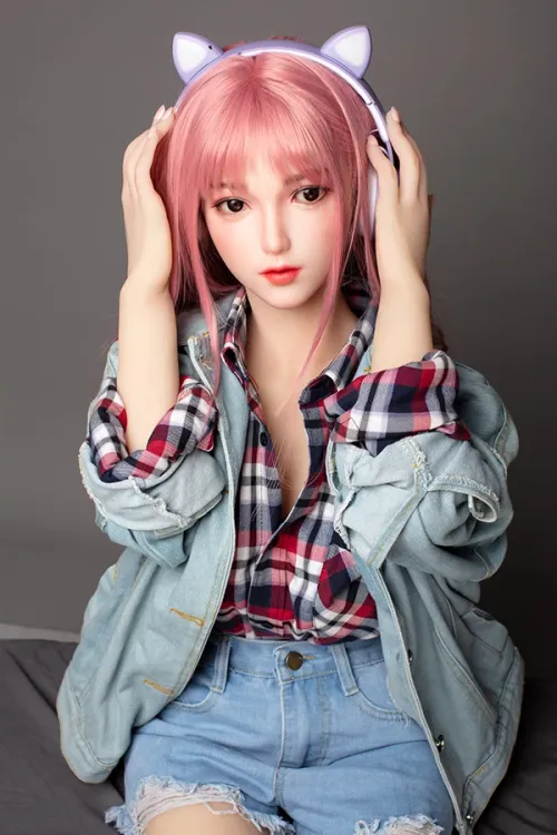 豊かなバストと可愛らしい雰囲気が魅力のリアルラブドール 河原奈津美 148cm