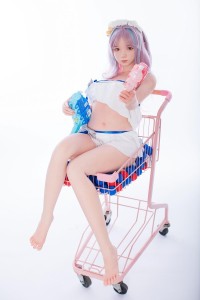 可愛らしい顔立ちと自然なボディラインが魅力のリアルラブドール Gianna 148cm