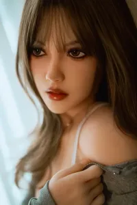 清楚な顔立ちと美しいボディラインが魅力のラブドール 风间千夏 148cm