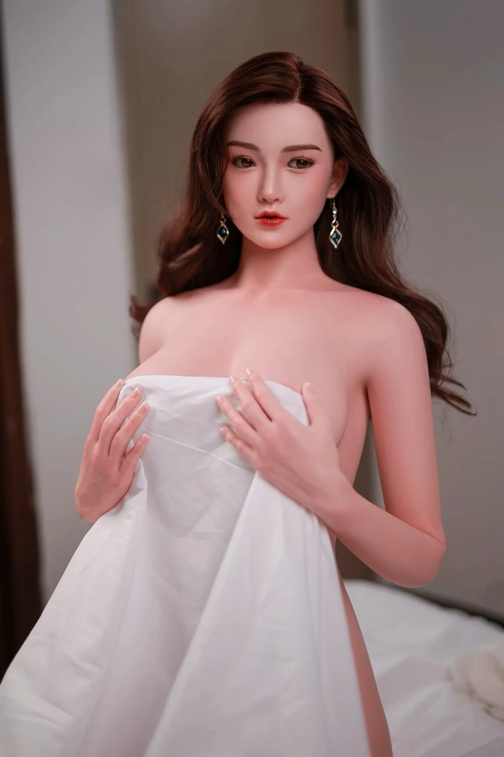 優雅で艶やかな雰囲気を再現したフルシリコン人妻系ドール 矢野千紗 168cm